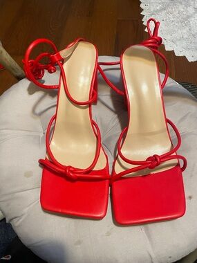 Red Knot-Strap Square-Toe High Heels